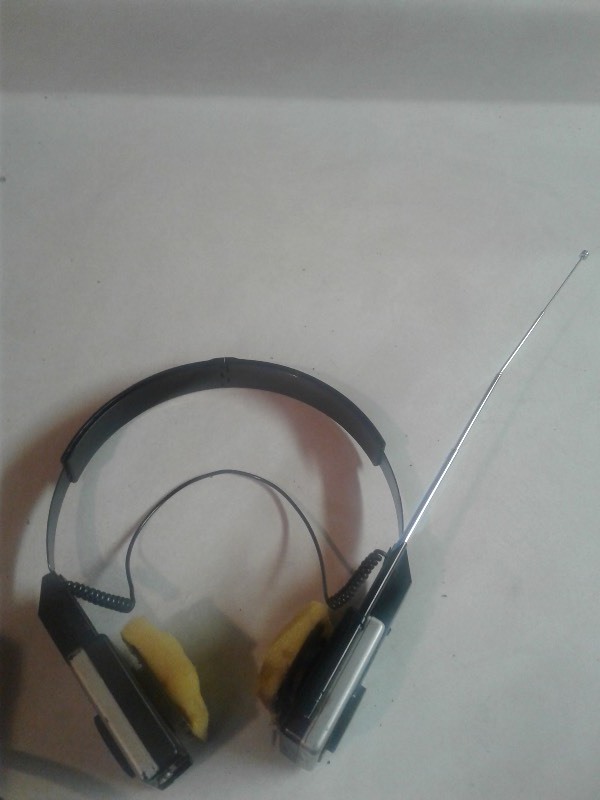 AIWA Am-FM Radio Transmitter