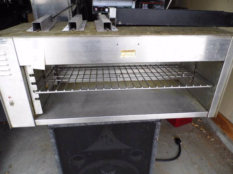 lot 2 image: Charbroil Cheese Melter  Warmer