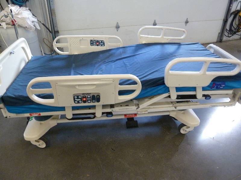 Stryker Critical Care Power Motorized Adjustable Hospital Nursing Home InHome Health Patient