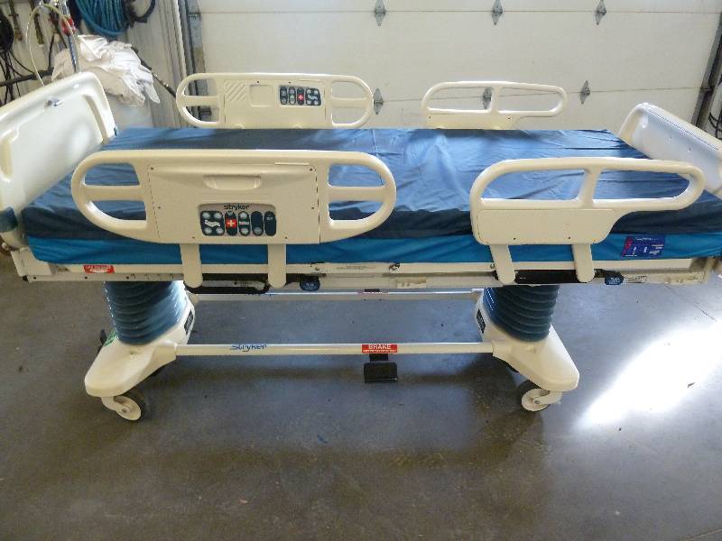 Stryker Critical Care Power Motorized Adjustable Hospital Nursing Home