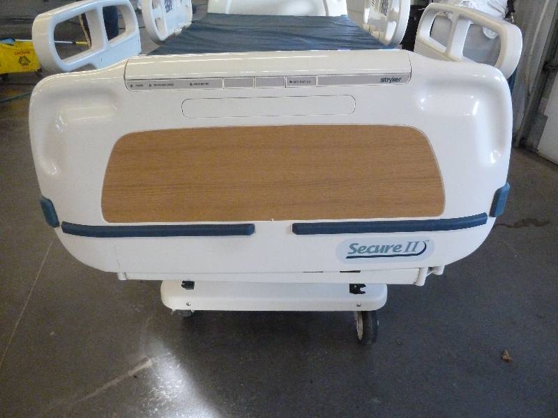 Stryker Critical Care Power Motorized Adjustable Hospital Nursing Home InHome Health Patient
