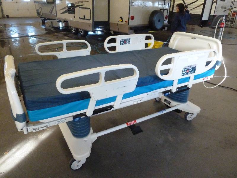 Stryker Critical Care Power Motorized Adjustable Hospital Nursing Home InHome Health Patient