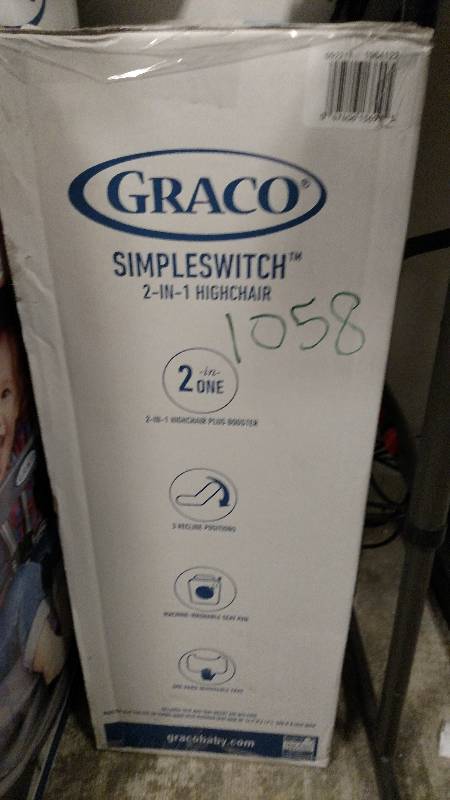 lot 1058 image: Graco SimpleSwitch 2-in-1 High Chair and Booster