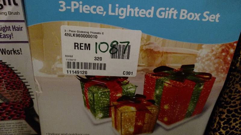 lot 1087 image: 3-Piece Glistening Prismatic Gift Box Lighted Christmas Yard Art Decoration Set