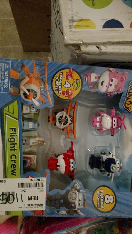 lot 1105 image: Super Wings Transform-a-Bots Flight Crew Figure Pack