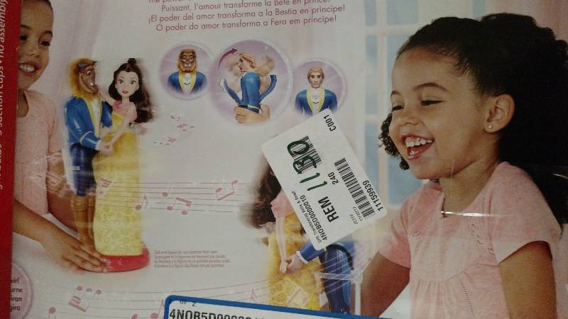 lot 1130 image: Disney Princess Beauty and the Beast Enchanted Ballroom Reveal Doll Set