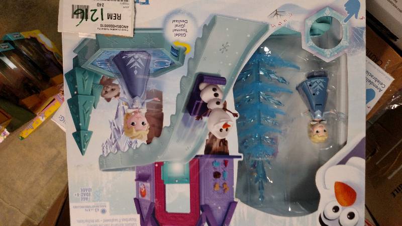 lot 1216 image: Disney Frozen Olafs Frozen Adventure Arendelles Festive Celebration Playset