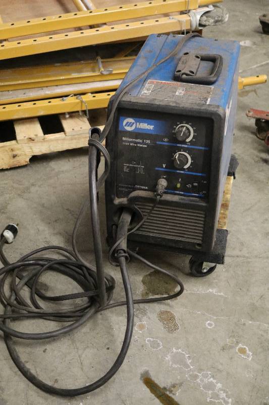 lot 4 image: Welder