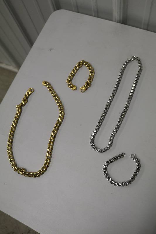 lot 13 image: Mens Jewelry