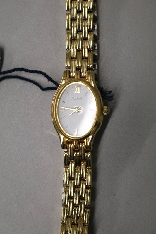 lot 17 image: Womens Pulsar Watch