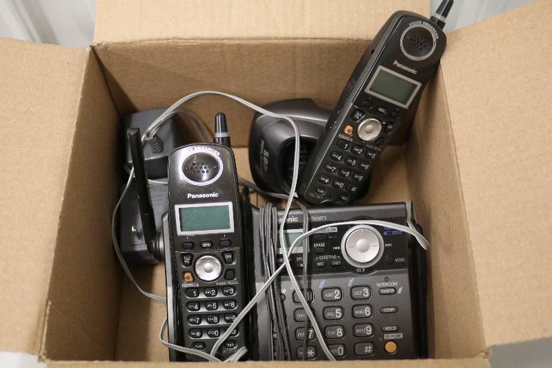 lot 30 image: Panasonic Phone Set
