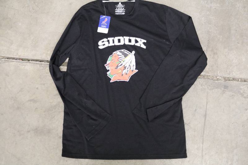 lot 51 image: Fighting Sioux Shirt