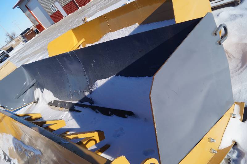 lot 68 image: 14 Foot Wheel Loader Snow Pusher
