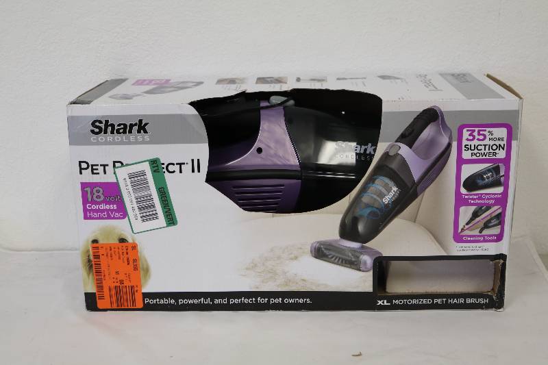lot 198 image: Shark Vacuum