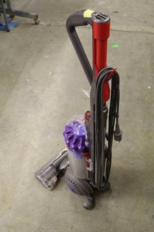 lot 204 image: Dyson Vacuum