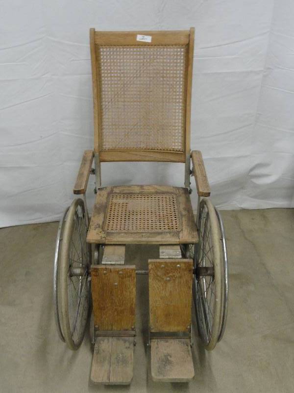 lot 1 image: Vintage Wheel Chair