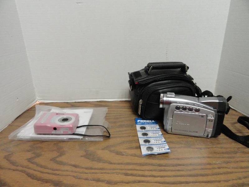 lot 10 image: Canoin Digital Video Camcorder