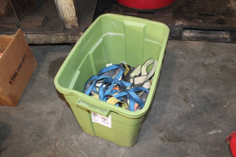 lot 19 image: Bin Lot of Nylon Tie-Down Straps