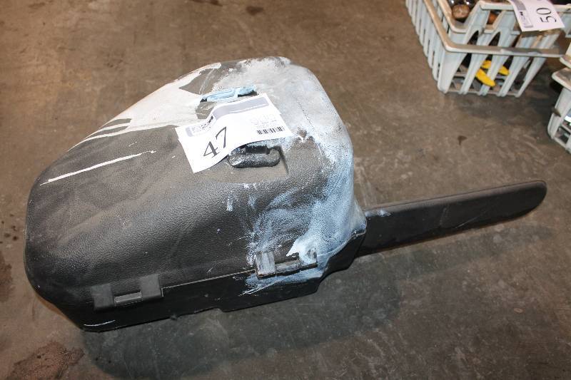 lot 47 image: Craftsman 18in. Chain Saw w Case