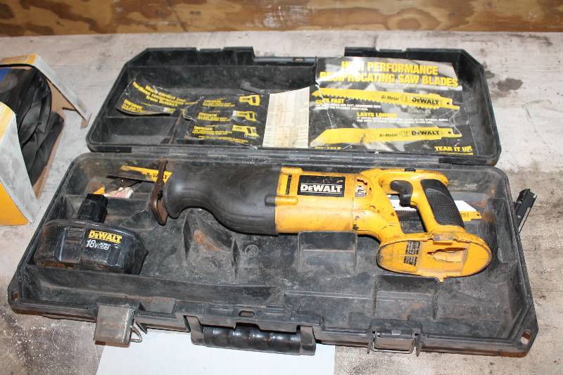 lot 60 image: Dewalt 18VDC Cordless Variable Speed Reciprocating Saw w Case