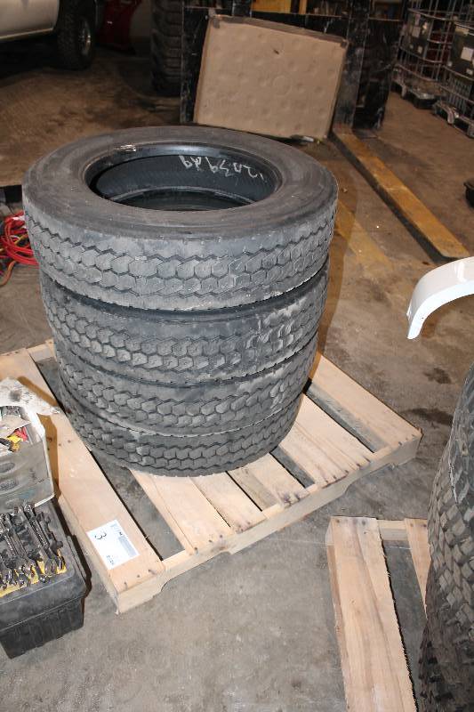 lot 3 image: Lot of (4) Dynatrac PD890 Tires 22570R19.5
