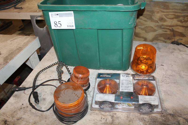 lot 85 image: TruePower 12V Magnetic Towing Light Kit w Additional Lamps