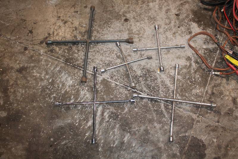 lot 97 image: Lot of (5) Tire Irons