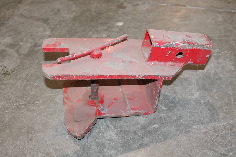 lot 89 image: Commercial Tow Bar