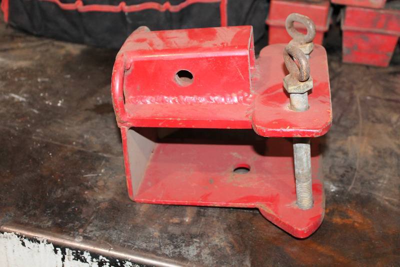 lot 91 image: Commercial Tow Bar