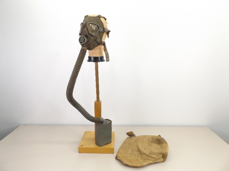WWIWWII Gas Mask and Bag