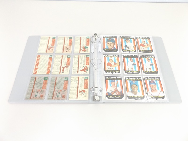 69 Topps 1959 Baseball Cards in Binder