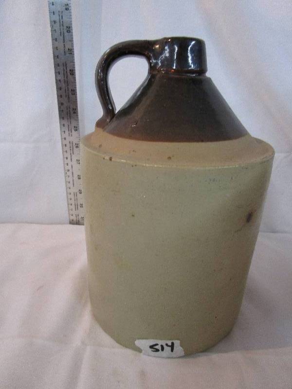 lot 6 image: 1 Gallon Jug