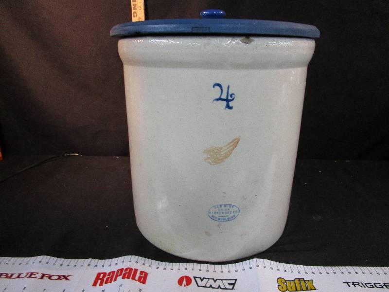 lot 9 image: Red Wing 4 Gallon Crock