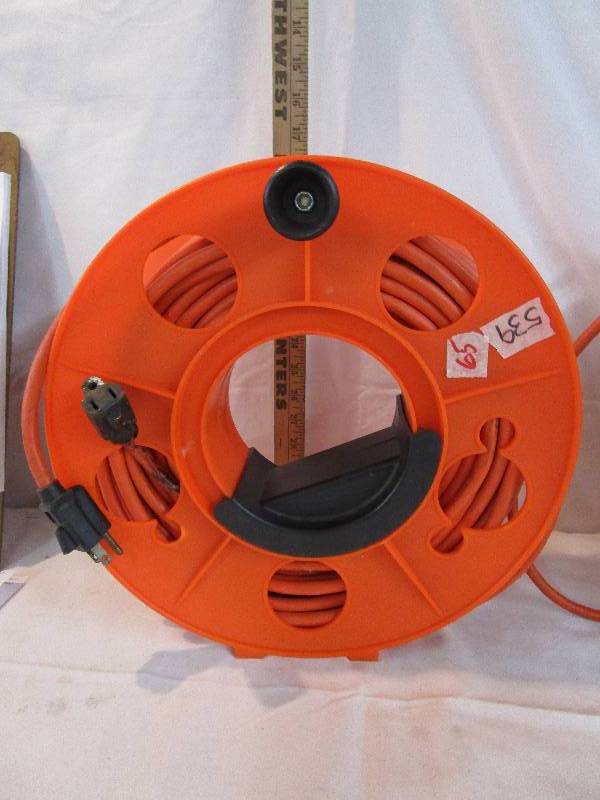 lot 65 image: 100 Ft Extension Cord