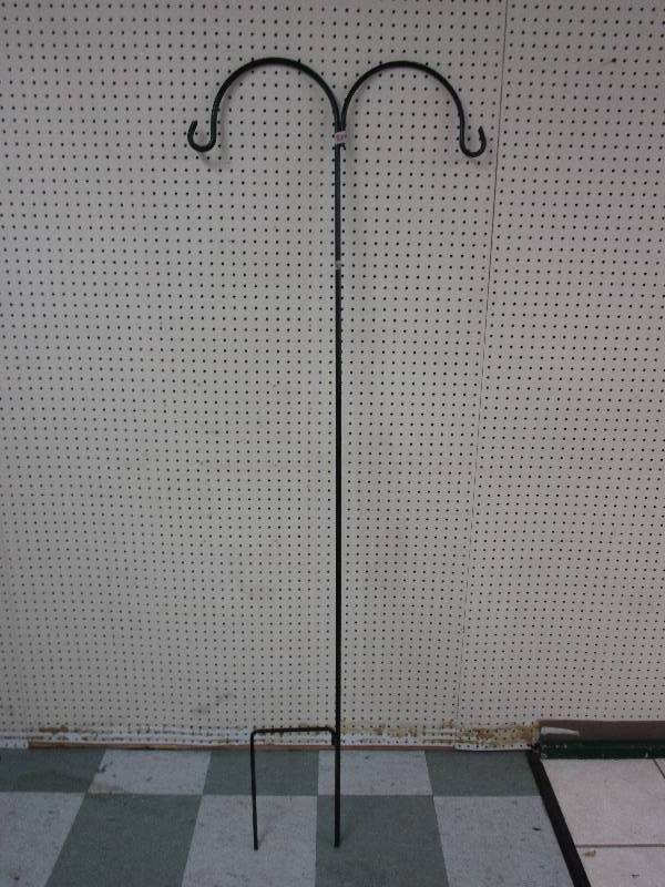 lot 82 image: Shepards Hook