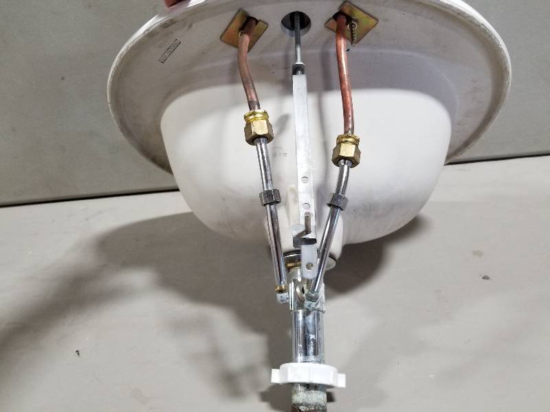 lot 13 image: Toto brand used Sink