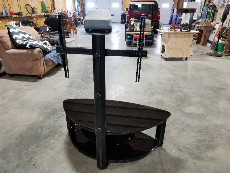 lot 18 image: Used Tv Stand for a Flatscreen