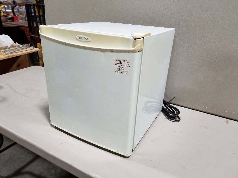 lot 33 image: Used - Danby Small Fridge
