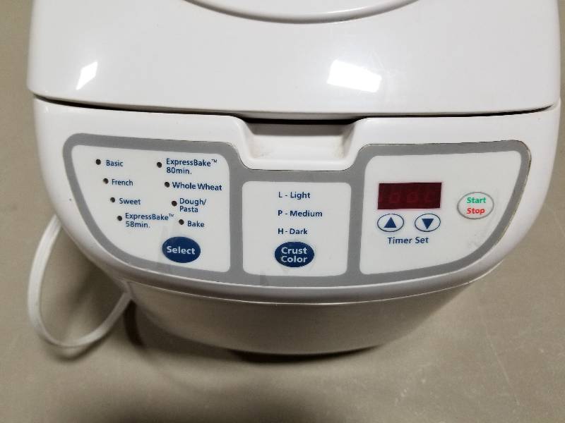 lot 20 image: Used Oster Bread maker