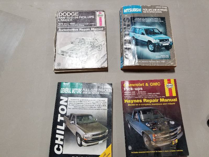 lot 37 image: Used Set of Car Ramps and Chilton, Haynes ServiceRepair Manuals