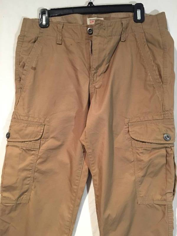 Gap khakis 31