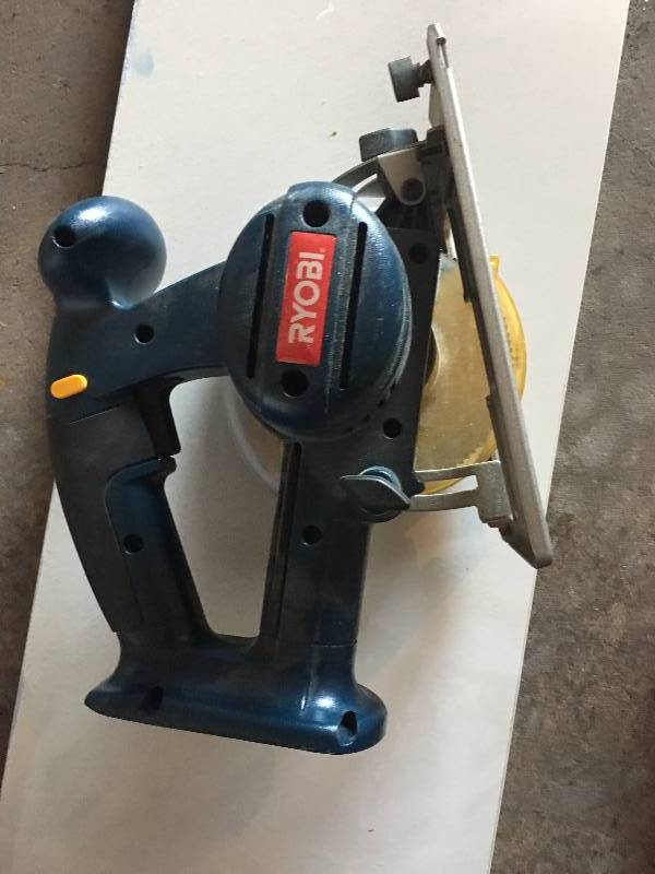 Cordless Ryobi Hand Saw
