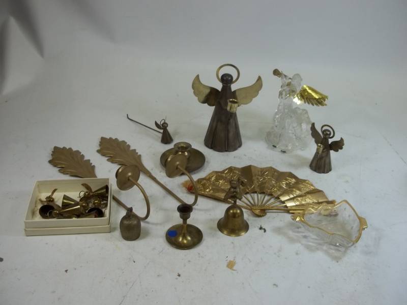Dcor lot with Angels and Candle holders