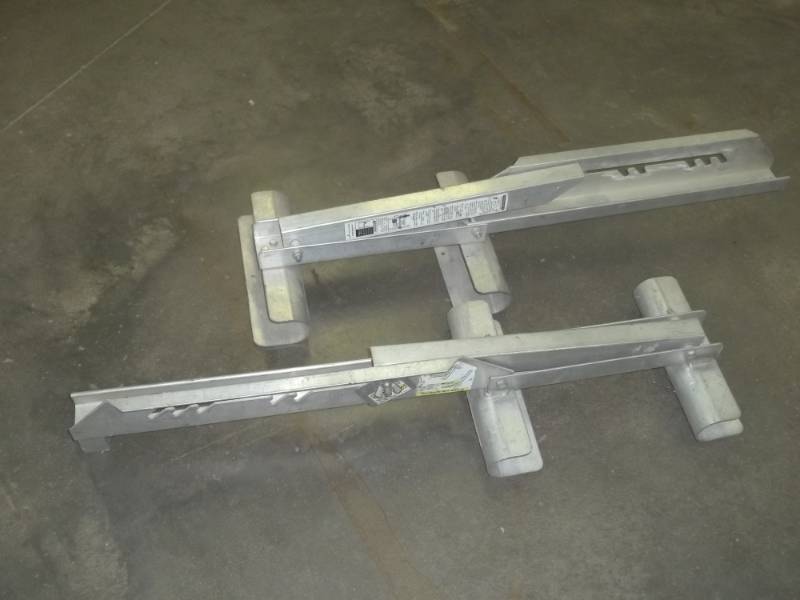 Pair of Ladder jacks