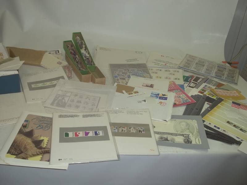 Large lot of Assorted stamps