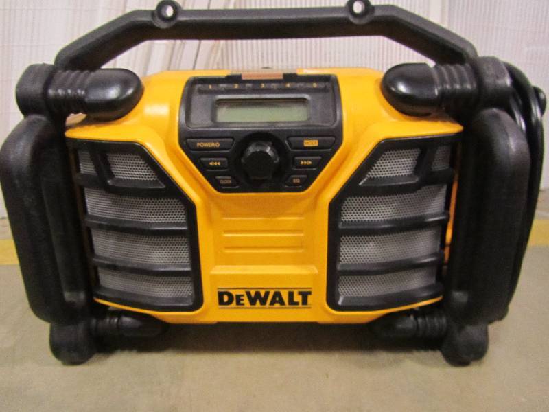 lot 88 image: DEWALT 12-Volt20-Volt Max Charger and Radio