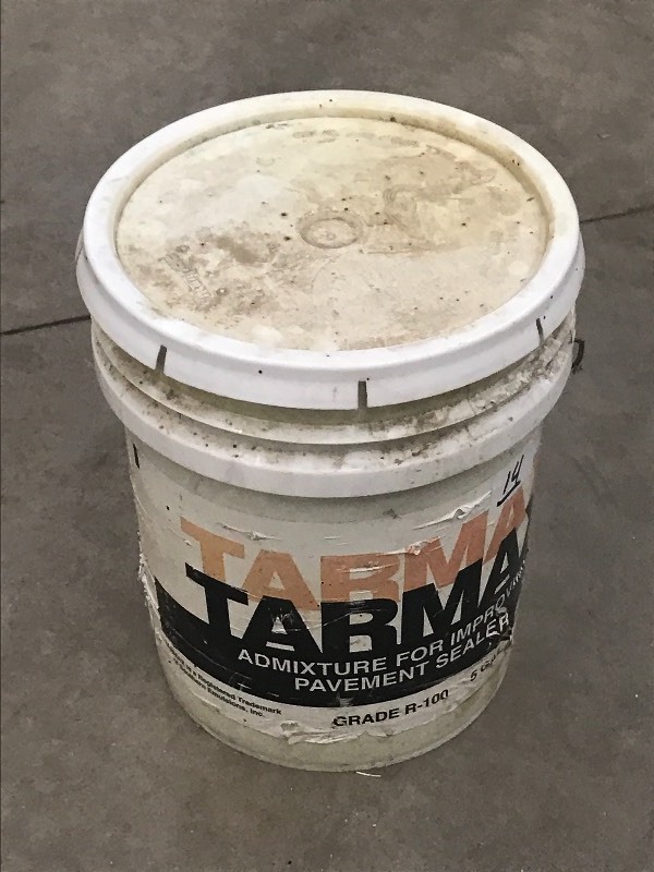 lot 14 image: 5-Gallon Pale Of Tarmax Pavement Se...