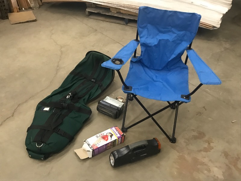 lot 18 image: Lot Of Golf Club Travel Bag, Campi...