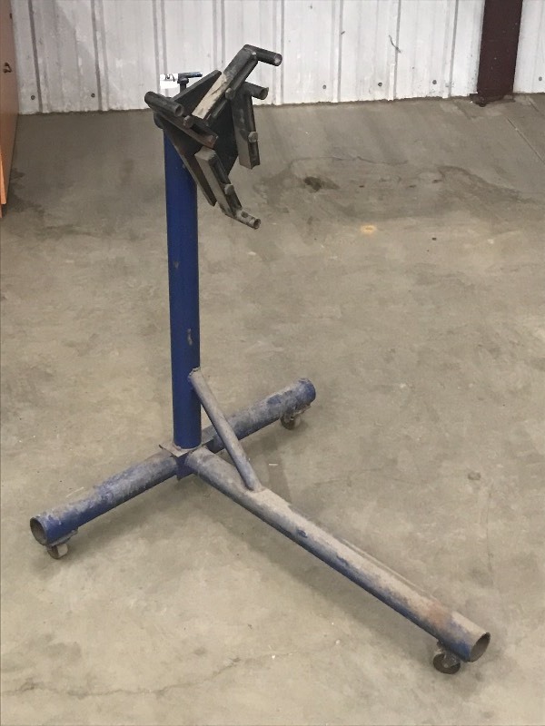 lot 35 image: Adjustable Rolling Engine Stand ...