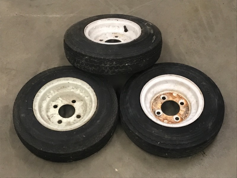 lot 41A image: (3) Trailer Tires